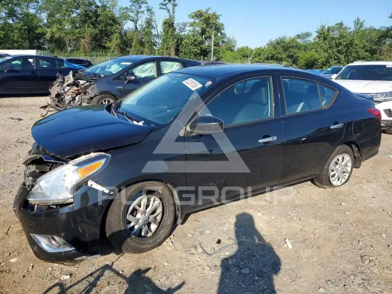 2017 Nissan VERSA фото