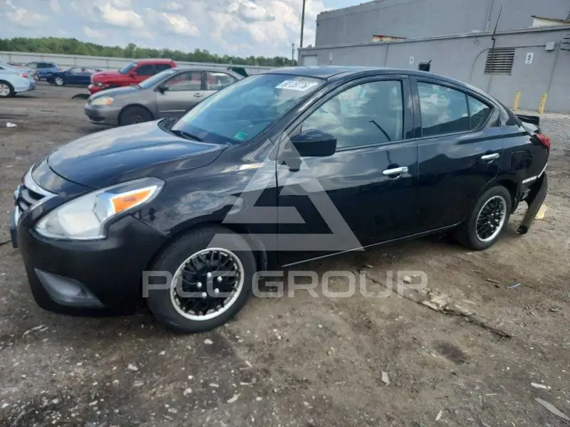 2017 Nissan VERSA фото