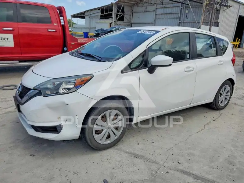 2017 Nissan VERSA фото