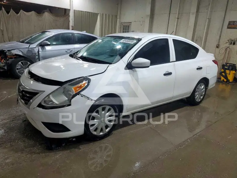 2017 Nissan VERSA фото