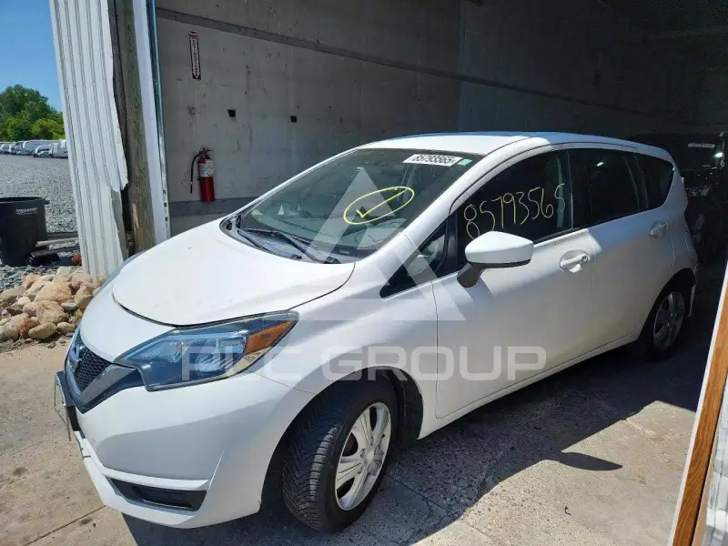 2017 Nissan VERSA фото