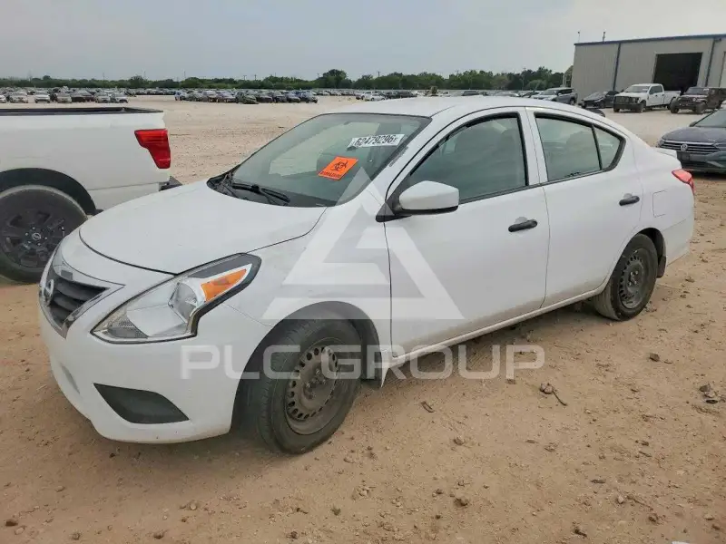 2017 Nissan VERSA photo