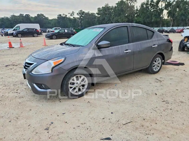 2017 Nissan VERSA фото