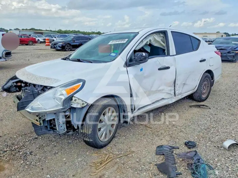 2017 Nissan VERSA фото
