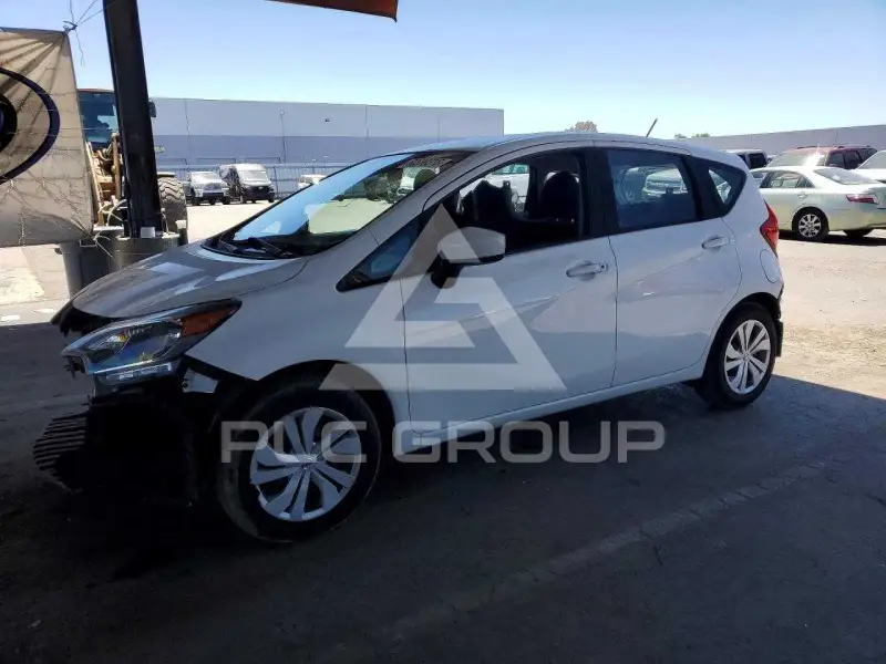 2017 Nissan VERSA photo