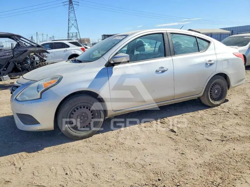 2017 Nissan VERSA фото