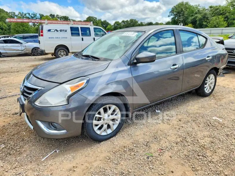 2017 Nissan VERSA фото