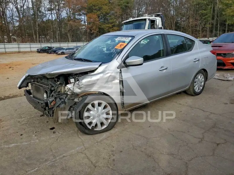 2017 Nissan VERSA фото