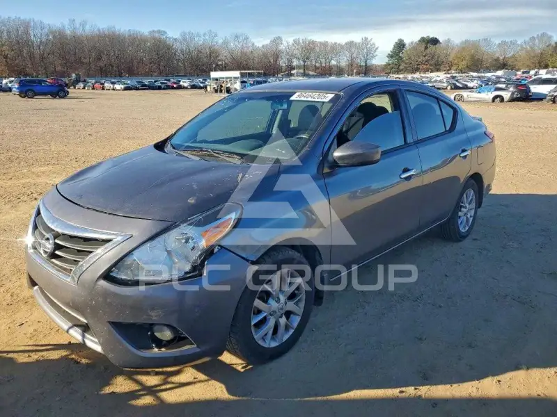 2017 Nissan VERSA фото
