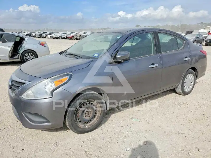 2017 Nissan VERSA фото