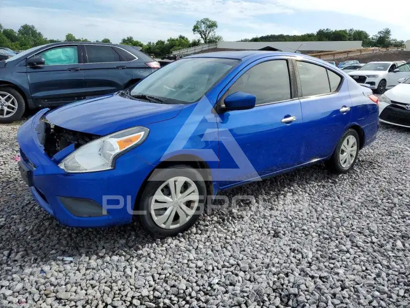 2017 Nissan VERSA photo