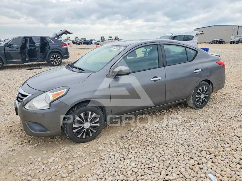 2017 Nissan VERSA фото