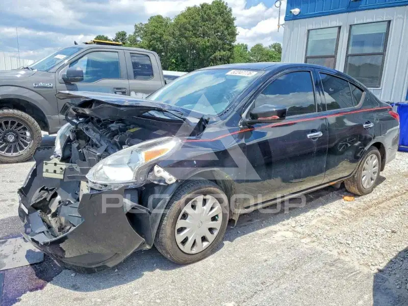 2017 Nissan VERSA фото