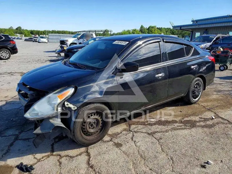 2017 Nissan VERSA photo