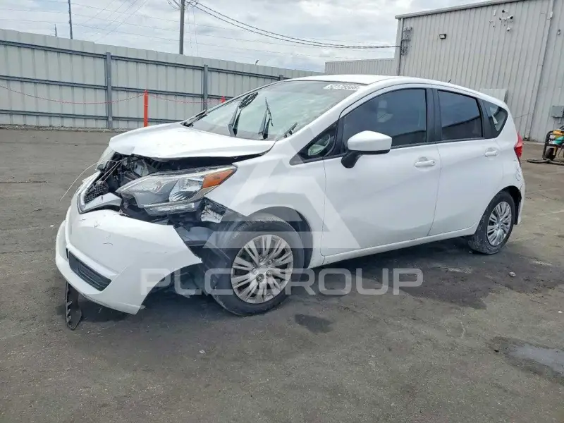 2017 Nissan VERSA фото