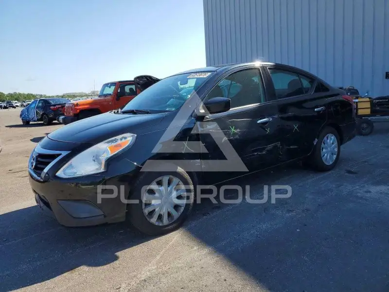 2017 Nissan VERSA фото