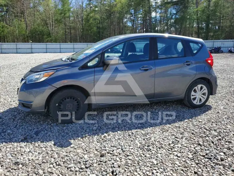 2017 Nissan VERSA фото