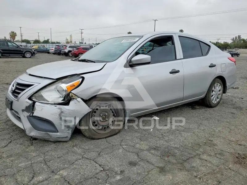 2017 Nissan VERSA фото