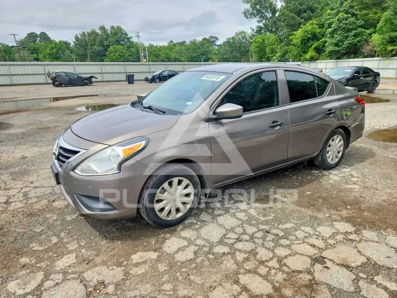 2017 Nissan VERSA фото