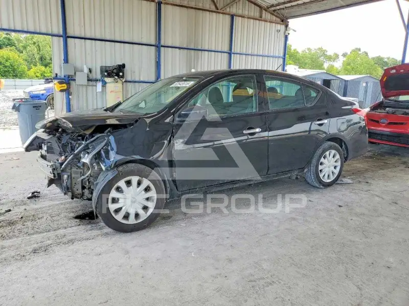 2017 Nissan VERSA photo