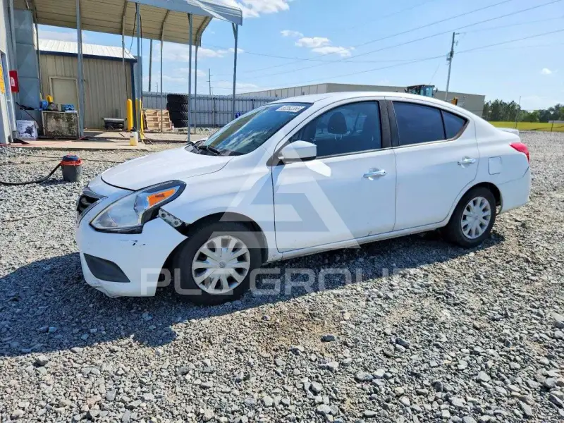 2017 Nissan VERSA фото