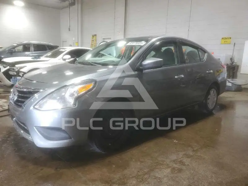 2017 Nissan VERSA фото