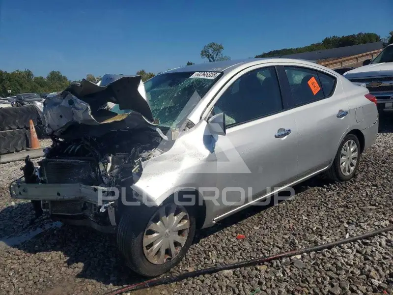 2017 Nissan VERSA фото