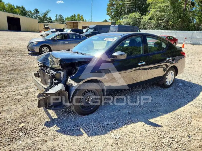 2017 Nissan VERSA фото
