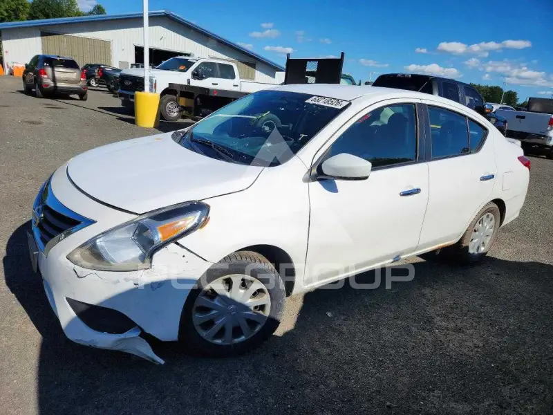 2017 Nissan VERSA фото