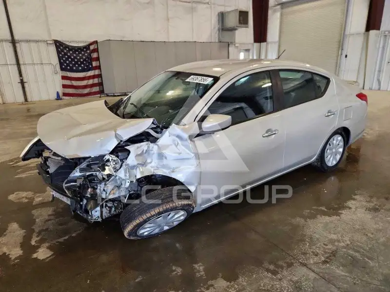 2017 Nissan VERSA photo