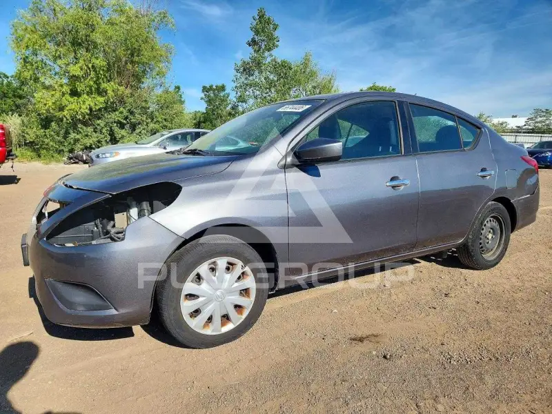 2017 Nissan VERSA фото