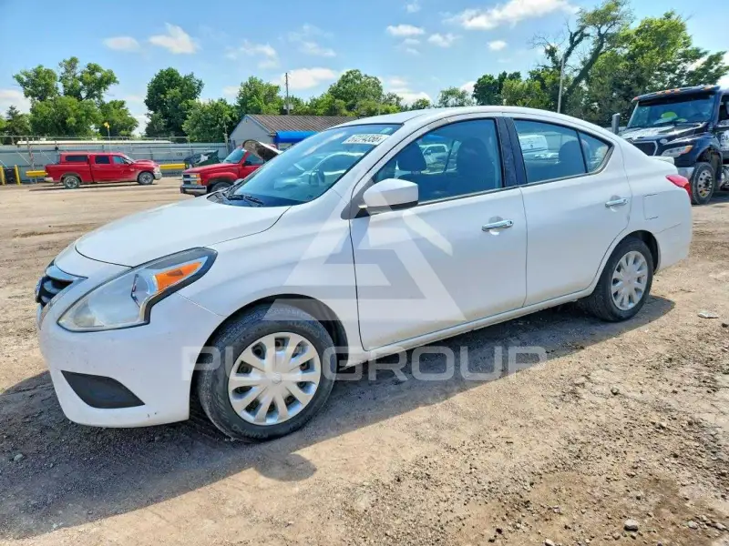 2017 Nissan VERSA фото