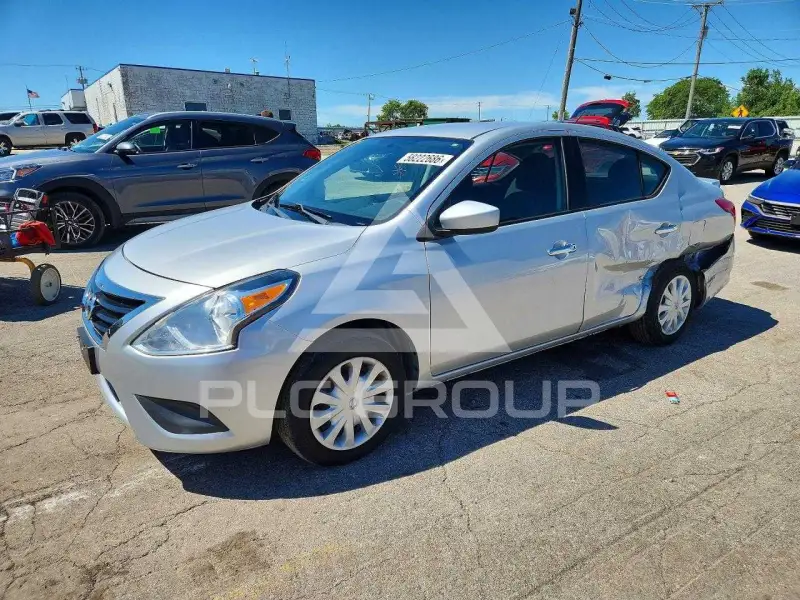 2017 Nissan VERSA фото