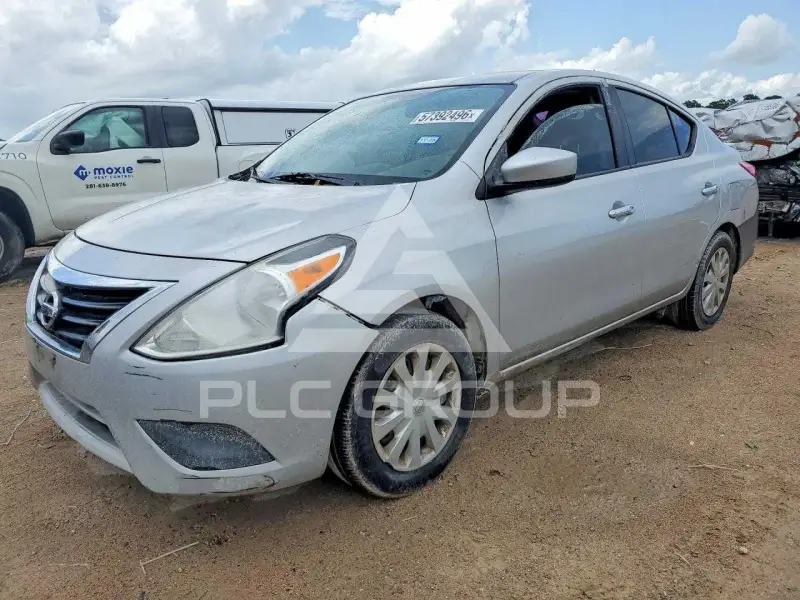2017 Nissan VERSA photo