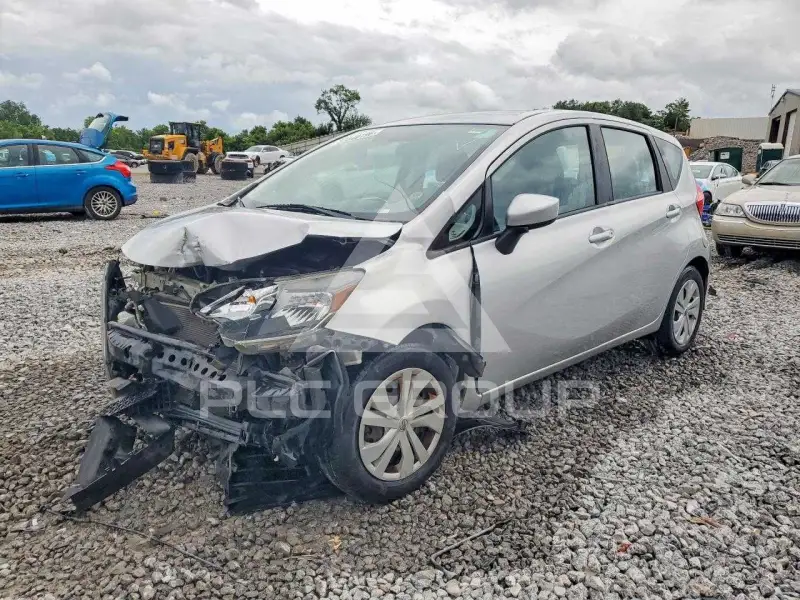 2017 Nissan VERSA photo