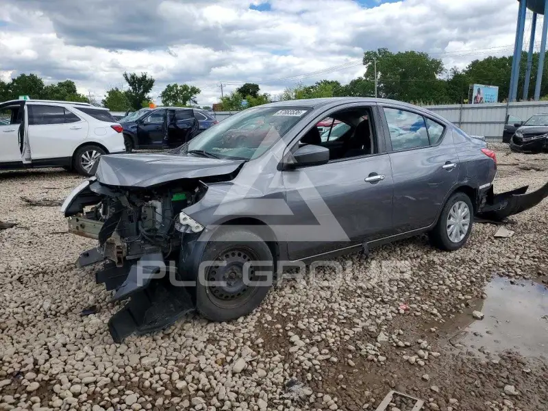 2017 Nissan VERSA фото
