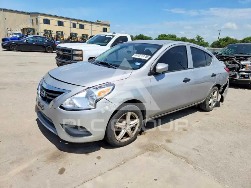 2017 Nissan VERSA фото