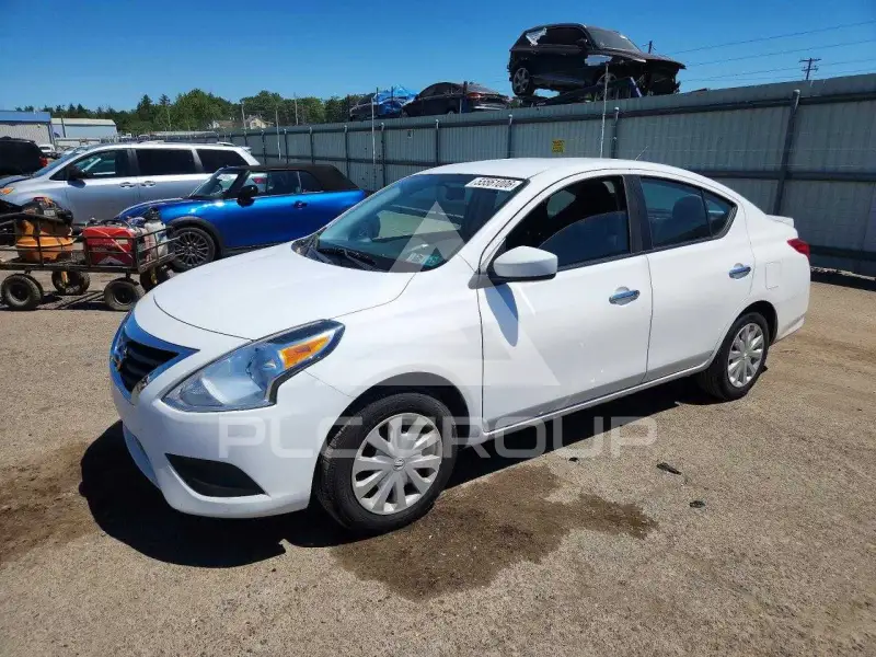 2017 Nissan VERSA фото