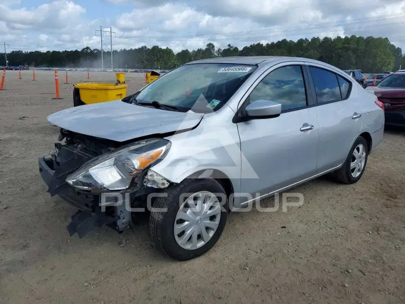 2017 Nissan VERSA фото