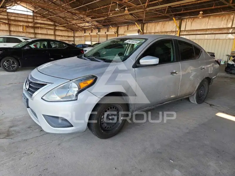 2017 Nissan VERSA photo