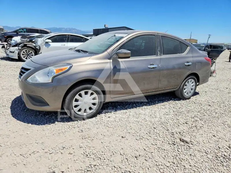 2017 Nissan VERSA фото