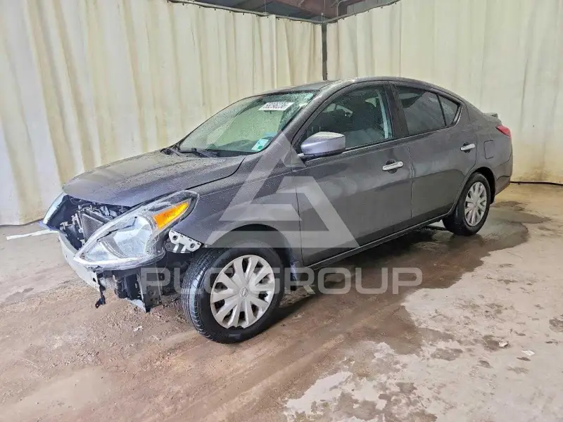2017 Nissan VERSA фото
