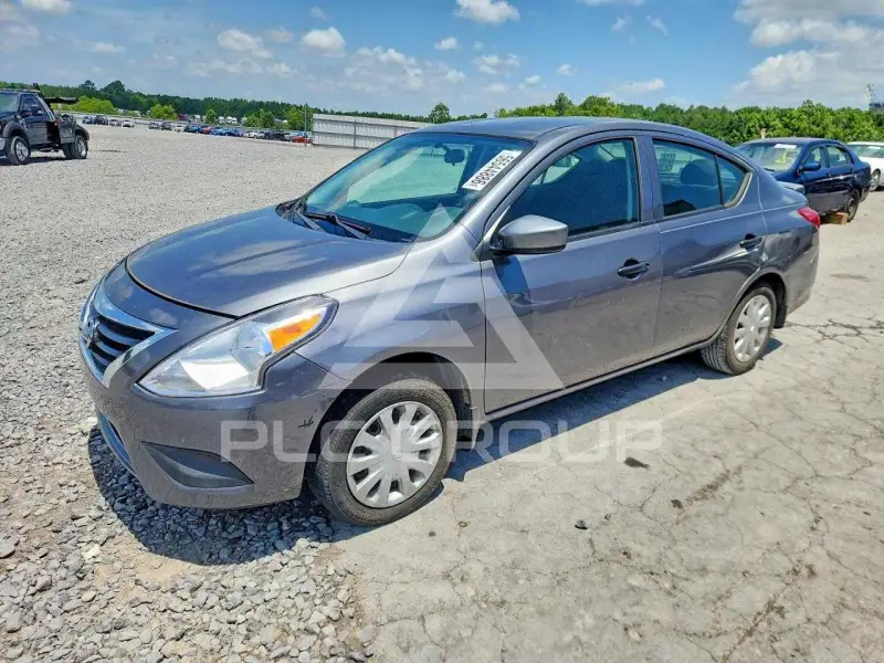 2017 Nissan VERSA photo