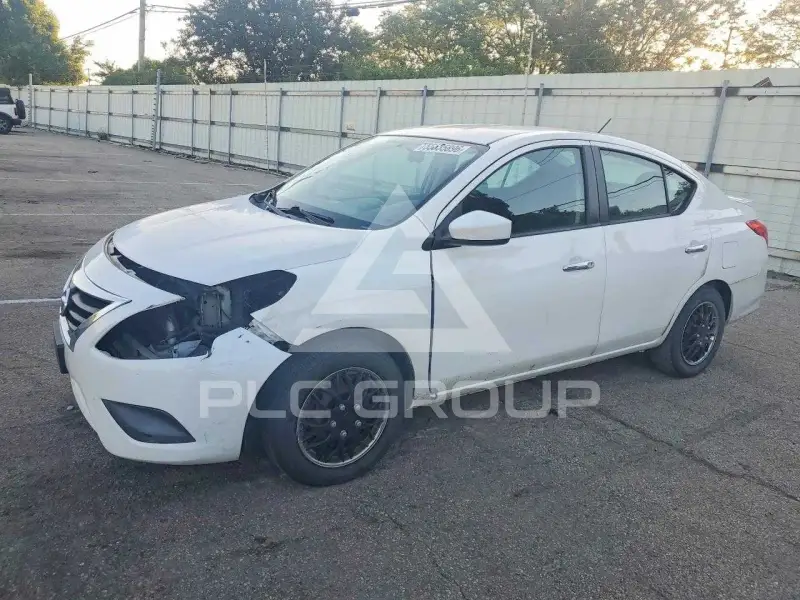 2017 Nissan VERSA фото