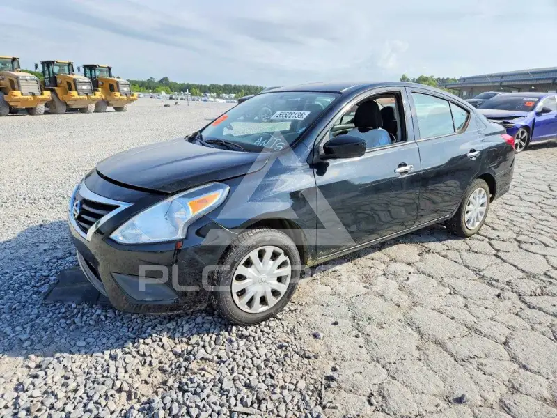 2017 Nissan VERSA фото