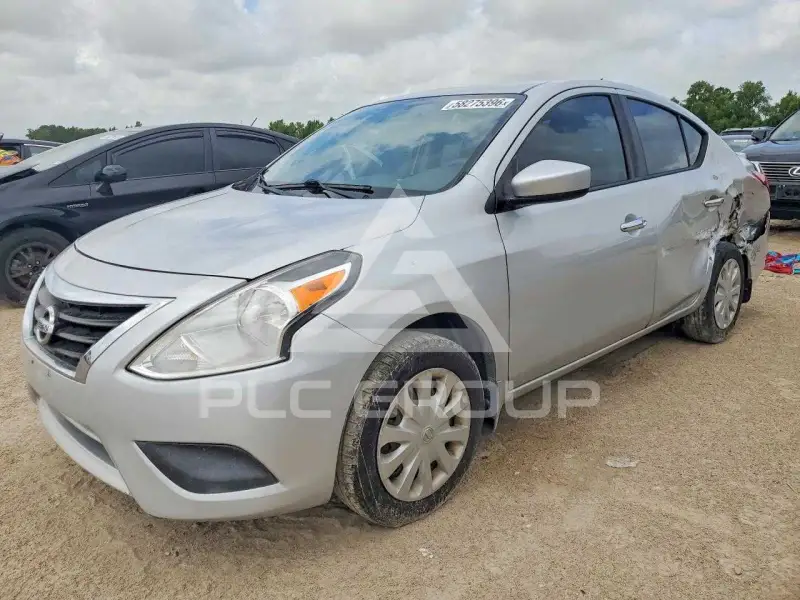 2017 Nissan VERSA фото