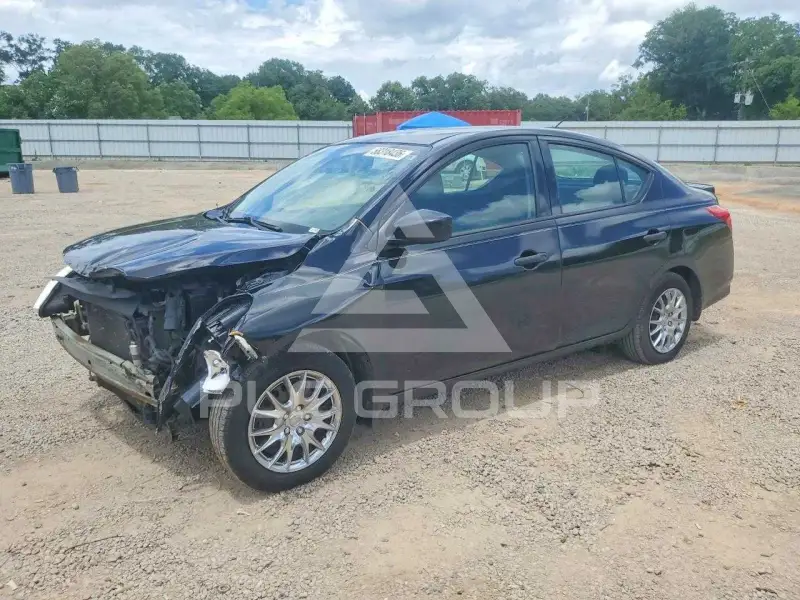 2017 Nissan VERSA фото