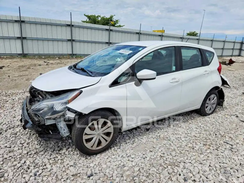 2017 Nissan VERSA фото