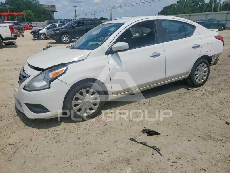 2017 Nissan VERSA photo