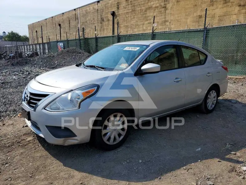 2017 Nissan VERSA фото